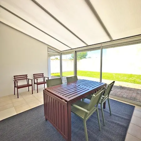 Maison Du Marche Villa